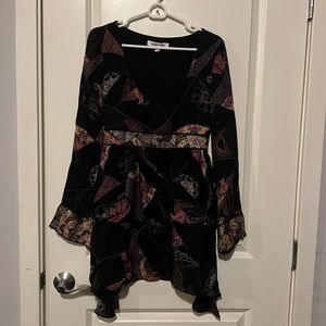 Elizabeth and James, Size 2, Black Flowing dress